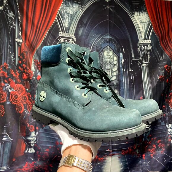 Timberland Women's 8 Green Suede Waterproof Boots Lace-Up Ankle Outdoor Classic - Picture 1 of 6